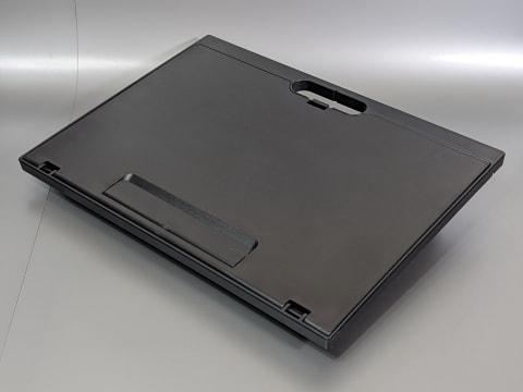 ベッドの上でノートパソコンを使う場合に最適、高さ調整が可能な「ひざ上クッション付PCスタンド」 - ケータイ Watch 