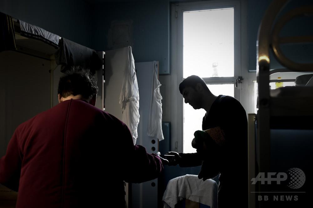 フランス全土の刑務所、監房内に固定電話設置へ　写真1枚　国際ニュース：AFPBB News