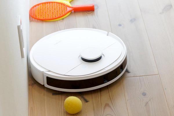 最新ロボット掃除機は小さい物も避けられる? ゴミ捨ての手間も減らすDEEBOT N8 PRO+を使った 