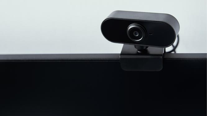 lifehacker lifehacker LifeHacker LifeHacker Is it true that a webcam or smartphone camera "voyeurs"?