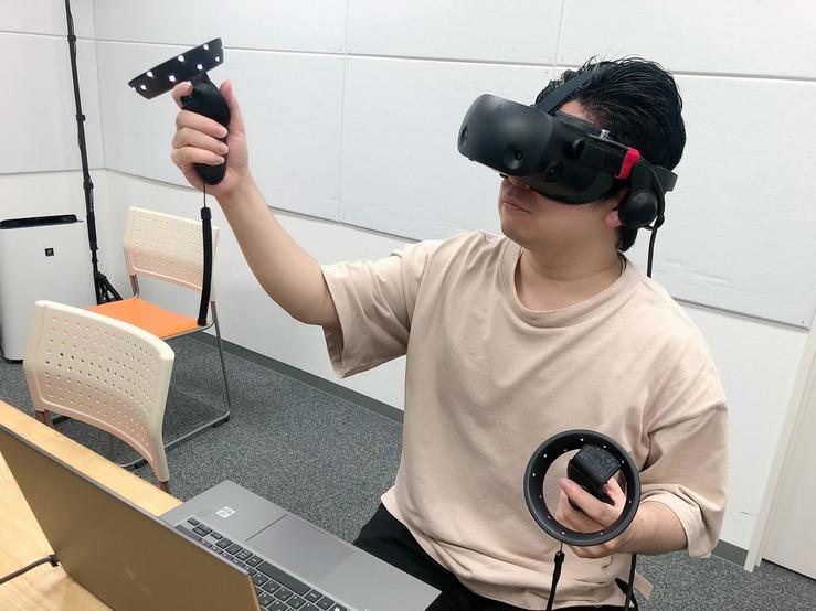 これからは「外出先からでも、
気軽にVRに入れる時代」に？
欲張り性能な高性能ノートPC＆VRヘッドセット、
実機レビュー 
