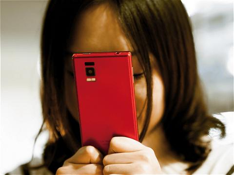 92.7% for smartphones, 15.1% for feature phones ... Mobile device usage (Fuwa Raizo) --Individual--Yahoo! News