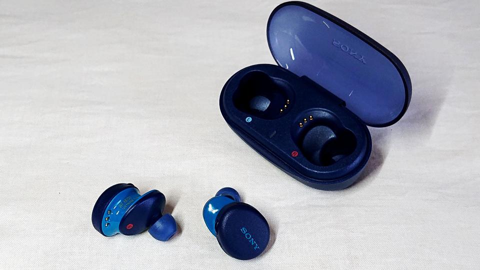 lifehackerlifehacker LifeHacker LifeHacker Sony's complete wireless earphone "WF-XB700" review | Clear calls and heavy bass ◎ [Today's life hack tool]