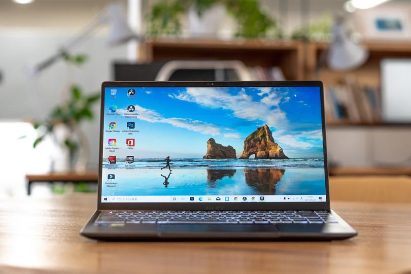 lifehacker
lifehacker LifeHacker LifeHacker スペック・デザイン・携帯性…すべてを妥協しないノートPCはこれだ 