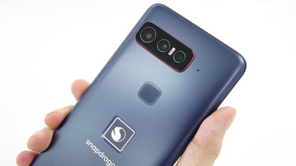 Open and photo review of Qualcomm's first original smartphone "Smartphone for Snapdragon Insiders"