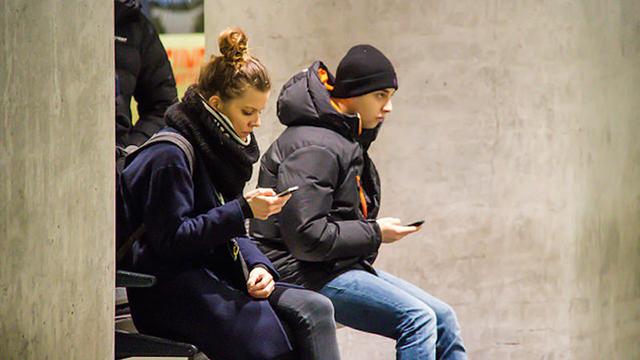 lifehacker
lifehacker LifeHacker LifeHacker スマホ時間を消耗しないで。ホーム画面のアプリを2種類に限定しよう 