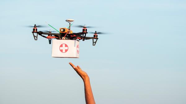 Drone delivers AED to patients with cardiac arrest --MOVE ON! │ ORIX Corporation