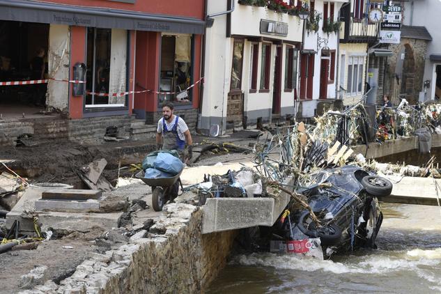 Posibles riesgos para la salud: la inundación de basura en las áreas de inundación causa problemas
