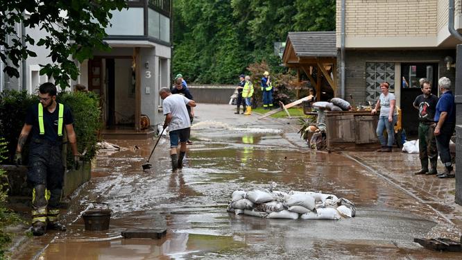 Verhaltensregeln bei Hochwasser - Informieren, vorbereitet 