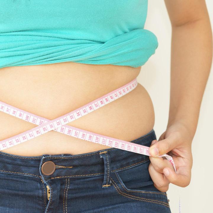 Por qué la grasa abdominal es peligrosa y cómo deshacerse de ella sin hacer dieta