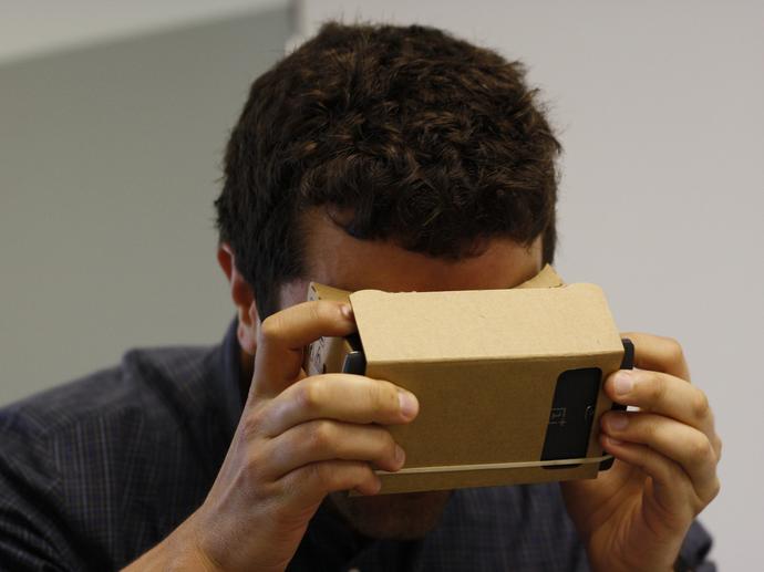 Google Cardboard: the VR App and Viewer, Explained