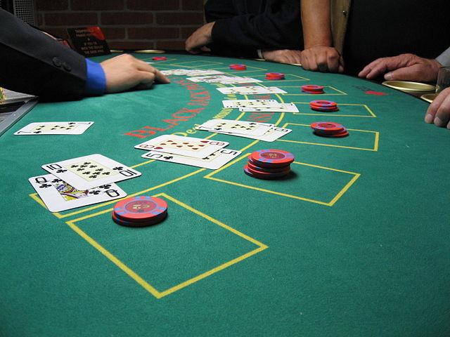 How to Win at Blackjack Casino Games: Tips and Strategies 