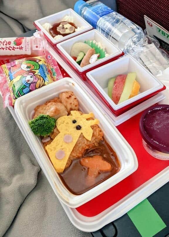 JALの豪華キャラ弁が「神すぎた」　子供用機内食に乗客感動、10万いいねの大反響「可愛いね！」
