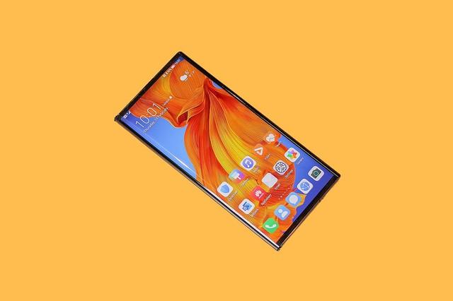 ファーウェイの「Mate Xs」は優れた折り畳みスマートフォンだが、“貿易摩擦”を避けては通れない：製品レヴュー 