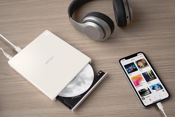 You can import CD sound sources to your smartphone without a computer or Wi-Fi!