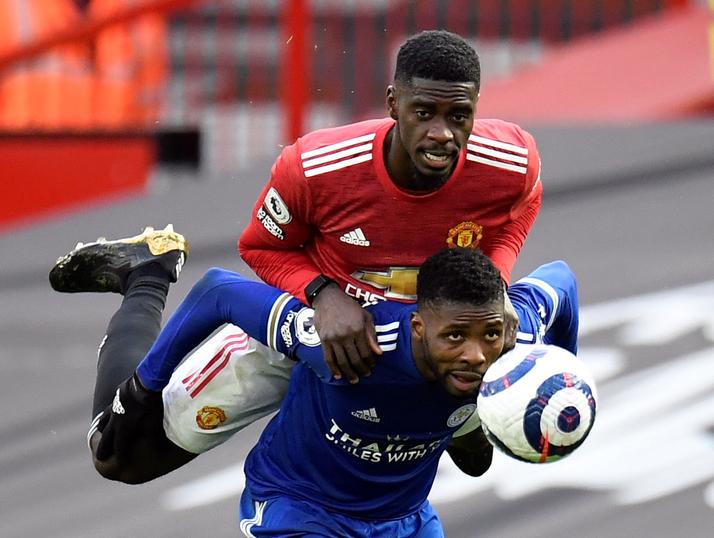 The Manchester United player watch makes the event in a English Premier League match