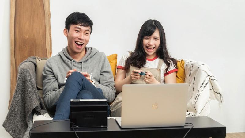 SwitchやPS4/PS5のゲーム画面をノートPCやAndroidに映し出すお手軽ミニキャプチャボード「OmiPlay」がクラウドファンディングで日本初上陸 