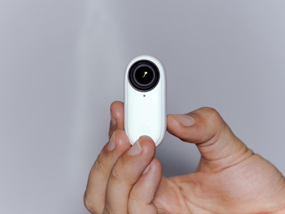 1つで三役。親指サイズのアクションカム｢Insta360 GO2｣はケースがいい