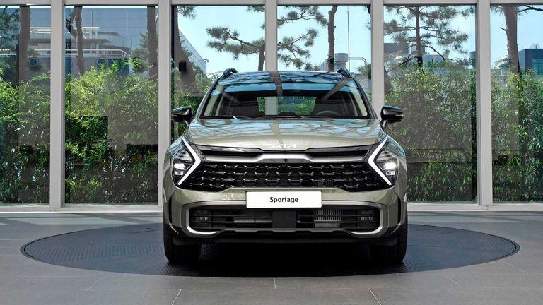 2022 Kia Sportage...the price of the car is in Egypt after the recent crisis</p><p>As for the second category of the 2022 Kia Sportage, its price is 459 thousand and 900 pounds, and the price of the third category of the car is 494 thousand and 900 pounds.</p><p><br></p><p>The price of the fourth category of the Kia Sportage 2022 in Egypt was about 534 thousand and 900 Egyptian pounds, and the fifth category was about 539 thousand and 400 pounds, according to the prices of the official agent of the company, which are lower than the prices at which the car is sold in the market.</p><h2 id=