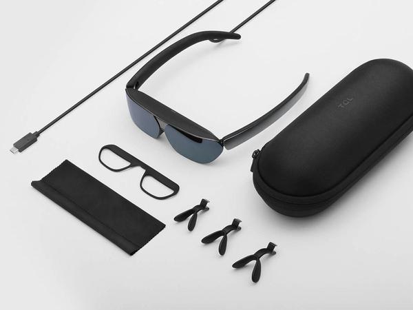 スマホ表示を140インチに大画面化するめがね型デバイスがTCLから登場 