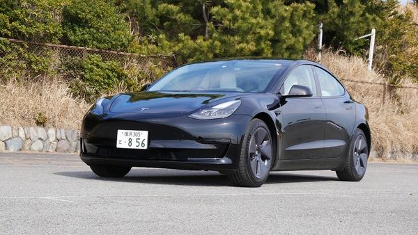 ニュース クルマというよりコンピュータ!?AIを搭載したテスラ「Model 3」に乗ってみてわかったこと 