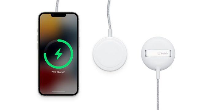 Apple Store、Belkinのスタンド付きMagSafe充電器「BOOST↑CHARGE PRO Portable Wireless Charger Pad with MagSafe Special Edition」を販売開始（Store限定） 