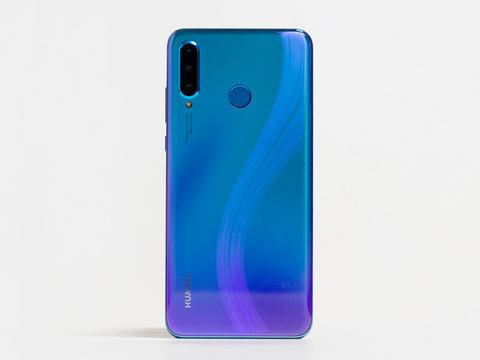 3万円台前半で超広角レンズが使えるファーウェイ製スマホ「P30 lite」 