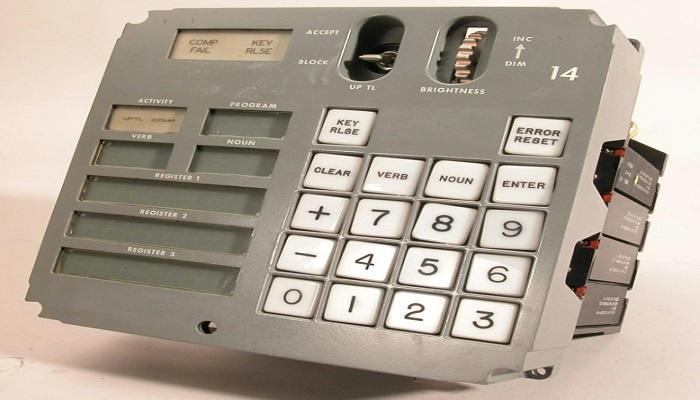 Secrets of the first flight to the moon.. "Apollo" is a traditional computer that preceded all time