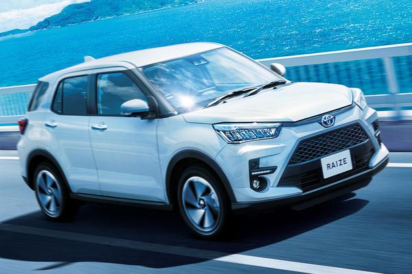 トヨタの人気コンパクトSUV「ライズ」に新開発“e-SMART ハイブリッド”初搭載！ 同時に一部改良実施で燃費向上した1.2リッター車も新設