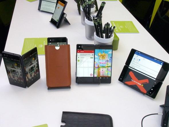 スマートフォンの新しい使い方を提案する2画面スマホ「Axon M」　その真価に迫る：山根康宏の中国携帯最新事情（1/2 ページ）