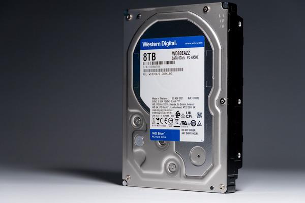 8TB model of WD Blue is recommended for large capacity HDD! The reason is the reliability of the CMR recording method
