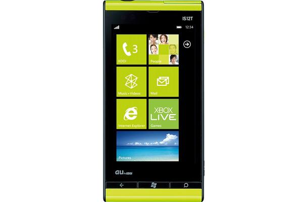 au、国内初のWindows Phone 7.5スマートフォン「IS12T」 