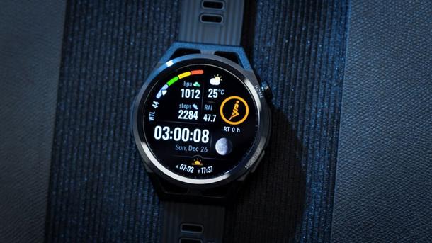 ساعة HUAWEI WATCH GT Runner الجديدة مزايا متنوعة وتحافظ على اللياقة البدنية 