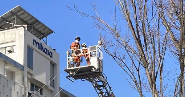 News fire trucks in Yokosuka, 82 units parade, applaud from the spectators instead of the beginning.