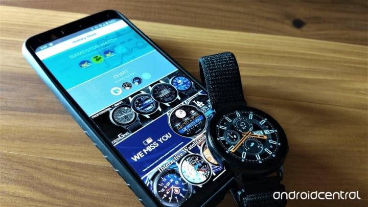 Install applications in the Android watch over the phone 