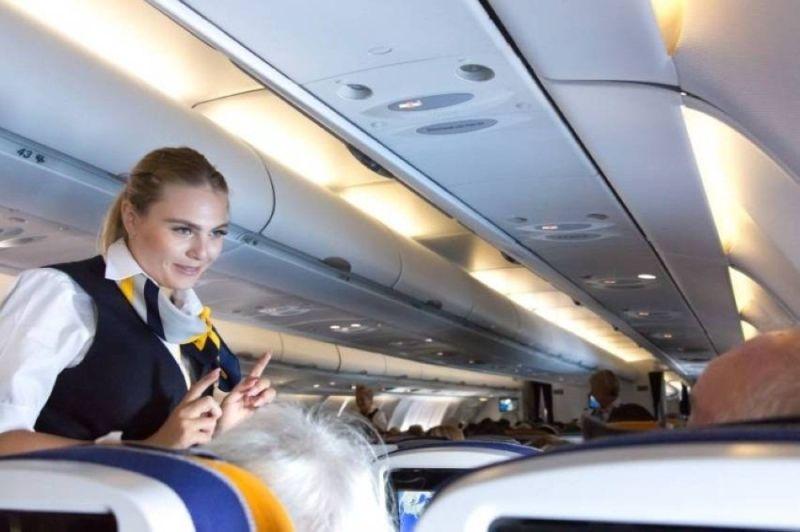 A hostess reveals a serious reason that prevents travelers from changing their seats on the plane