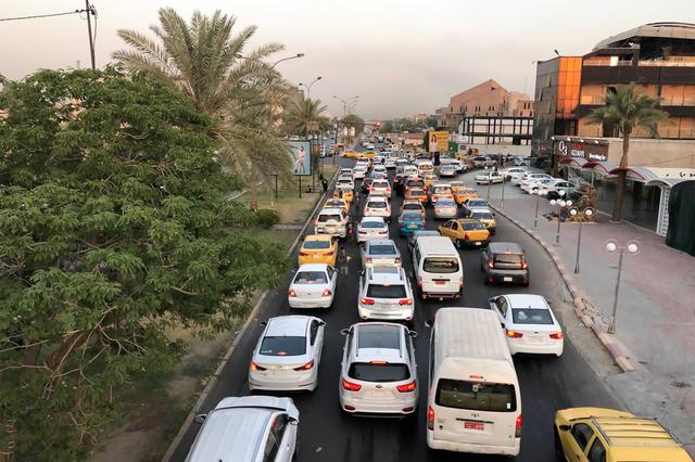 Smart applications .. Do you threaten the livelihoods of taxi drivers in Baghdad?