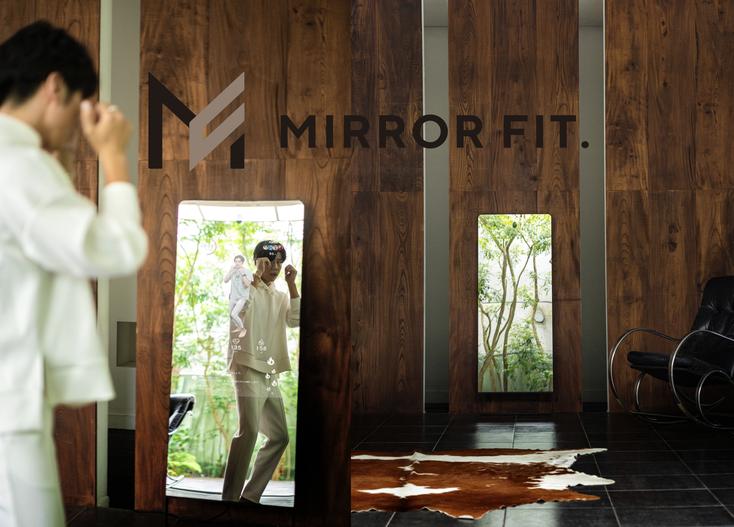 MIRROR FIT. At the Isetan Shinjuku store, the second Pop Up Store has been released for a limited time from January 12 (Wed) to January 18 (Tuesday).