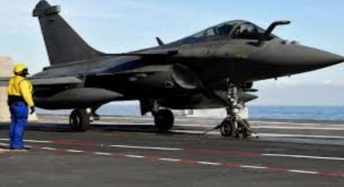 Indian Navy tests Rafale-M aircraft on INS Vikrant 