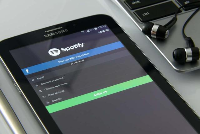 Spotify exceeds the threshold of 400 million users with a decrease in its stock market