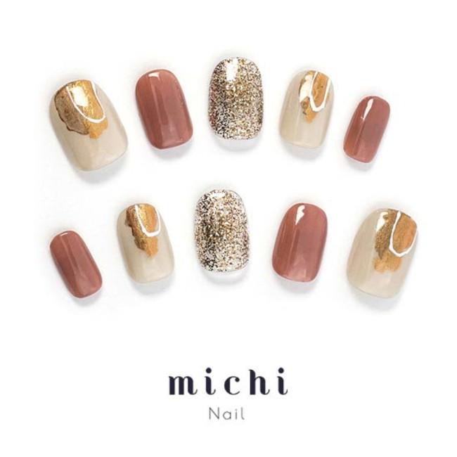 A new retro autumn nail from "Michi Nail" is now available!