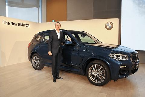 BMW, "The Independent" new "X3" presentation. Starting with the diesel model