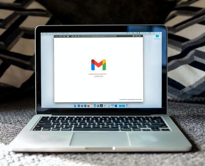 
   ChromebookとMacBookの違いは？ 価格や機能で比較してみた 