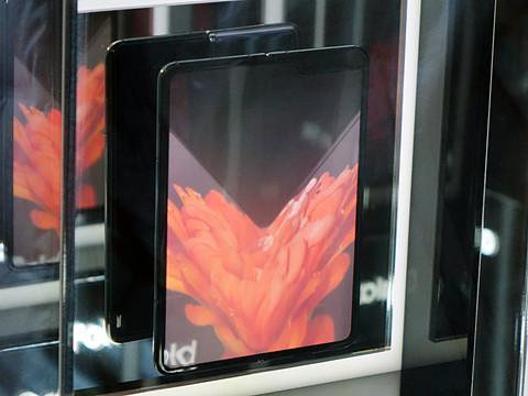 1年ぶりに機種変更しようと予約したあの端末が…… 