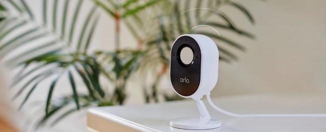 安心感を高める自動プライバシーシールド付きArlo Essential屋内用カメラが登場 