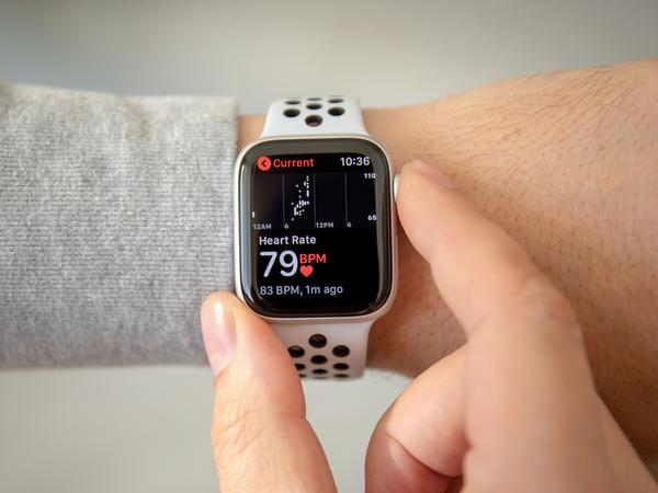 Appleが医療規制に詳しい人材を募集〜Apple Watchでの血糖値測定が目標か 