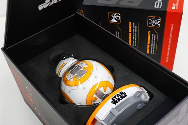  スター・ウォーズの愛らしい「BB-8」がスマホで動かせる：Xperia周辺機器 