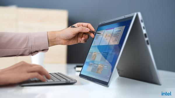 Lenovo、Tile機能を統合したThinkPad X1 Carbon・Yoga・Nano新モデル - CES 2022