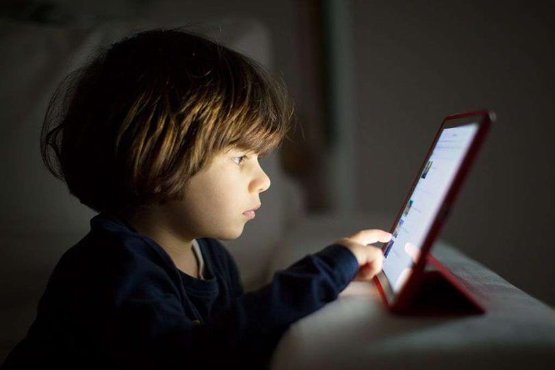 Baby raising: How does electronic devices screen affect our children?