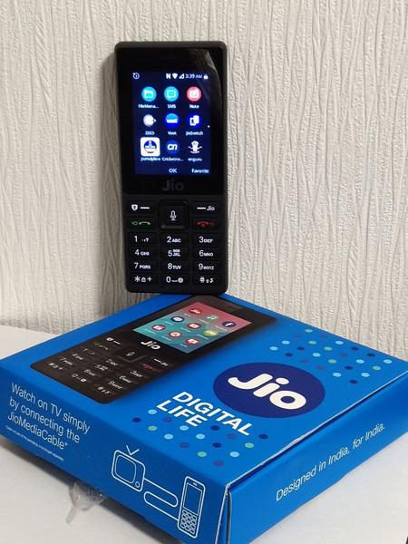  インドで本当に売れている、KaiOS搭載1000円ケータイ「JioPhone」は想像以上に実用的